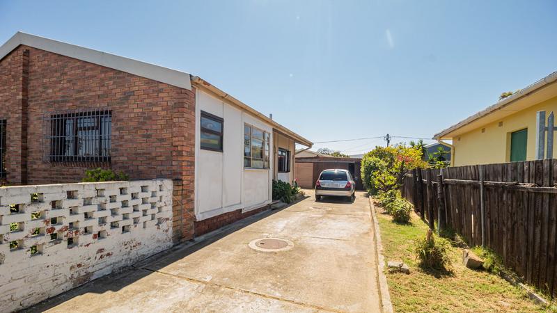 3 Bedroom Property for Sale in Bothasig Western Cape